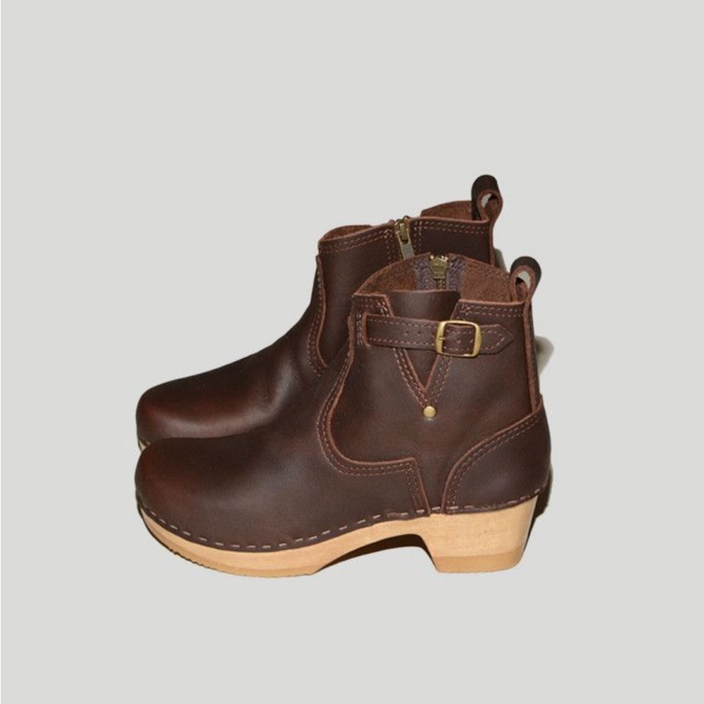 No. 6 Buckle clog boots